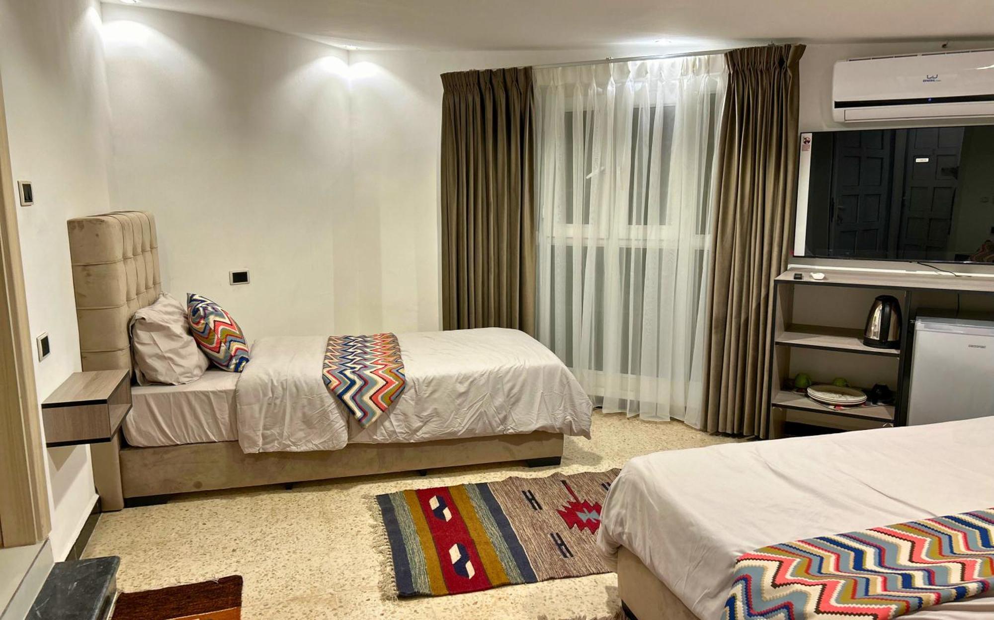 ג'אראש Celestia Boutique Inn - Boutique Stay Overlooking Jerash Ruins חדר תמונה