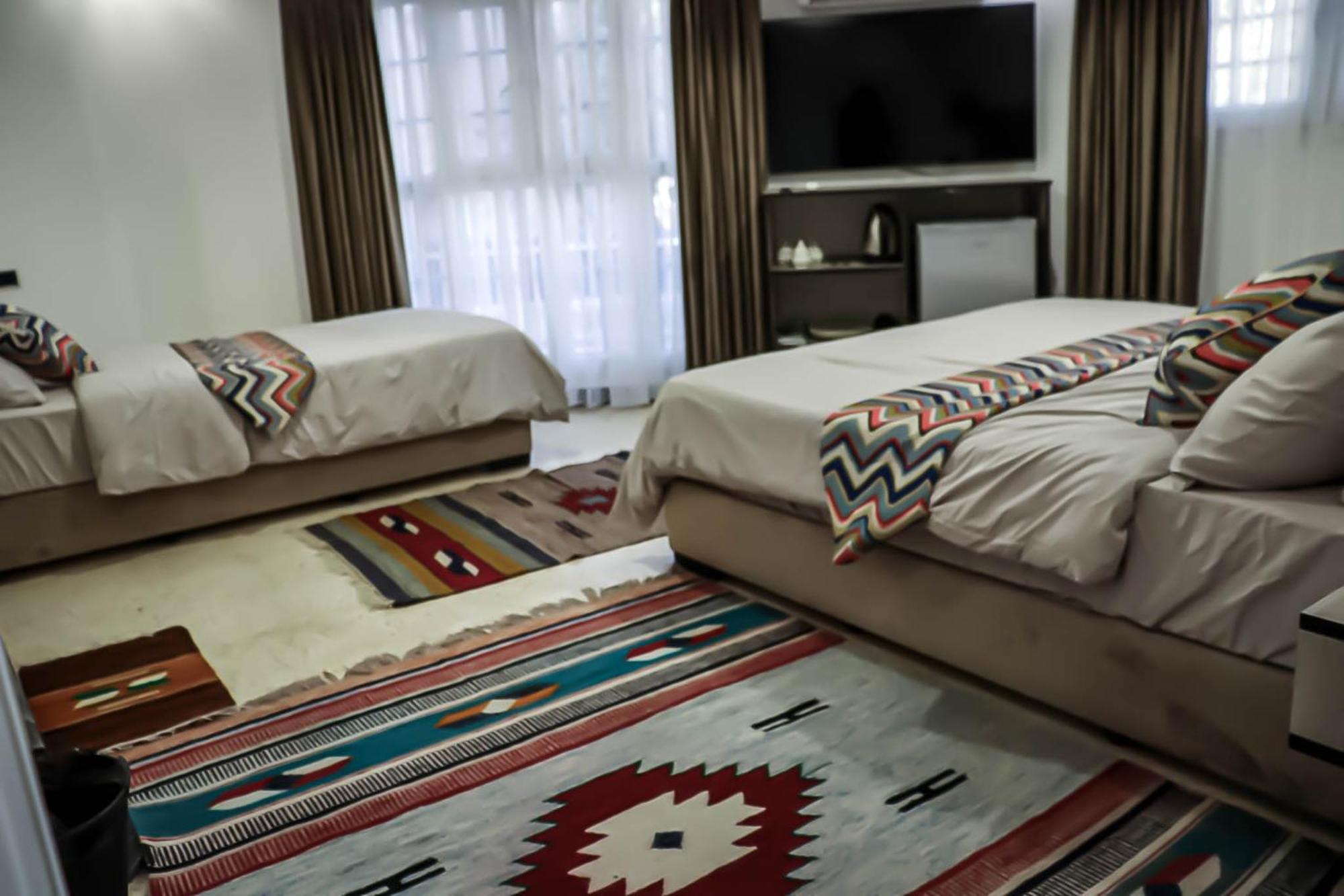 ג'אראש Celestia Boutique Inn - Boutique Stay Overlooking Jerash Ruins חדר תמונה